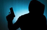 ​На Днепропетровщине вооруженный мужчина ограбил продавщицу в магазине 