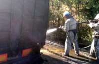 Сгорели колёса и пшеница: на Днепропетровщине на ходу загорелся грузовой автомобиль