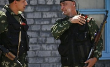 В Дмитровке боевики взяли под контроль границу с РФ и захватили здание почты