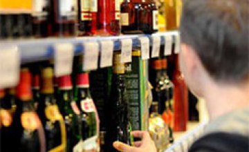 В Днепре из точки продажи изъяли 750 л неизвестного алкоголя