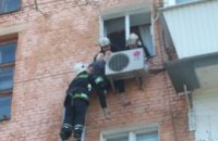 В Ровно 97-летняя пенсионерка выпала из окна 4-го этажа (ВИДЕО)