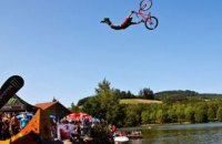​Днепрян приглашают на соревнования в прыжках в воду на велосипедах, самокатах и роликах