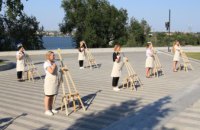 Дніпро надихає: митці провели відкритий пленер до Дня Державного прапору 