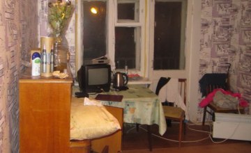 В Киеве женщина оставила двух малолетних детей на 9 дней в квартире: один ребенок умер