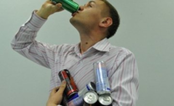 Злоупотребление энергетическими напитками может привести к необратимым негативным изменениям в нервных клетках, - эксперт