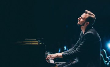 Вечер современной классики: в Днепре даст концерт известный украинский пианист Егор Грушин
