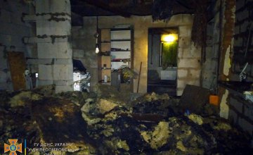 В Днепровском районе сгорел  одноэтажный жилой дом