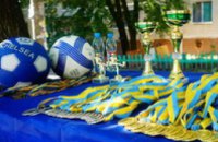 Футбольный турнир ко Дню независимости объединил ветеранов и юных спортсменов Днепропетровска