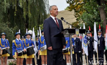 Днепропетровск становится с одной стороны по-европейски организованным и строгим, с другой - по-славянски открытым и гостеприимн