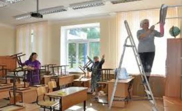 Через две недели должны завершиться ремонты школ и садиков, - Валентин Резниченко