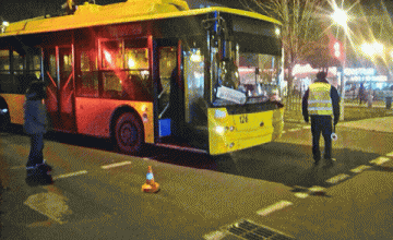 В Полтаве троллейбус на пешеходном переходе сбил трех детей