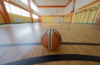 В Днепре продолжают капитальный ремонт спортивных залов в школах
