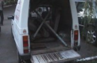 В Днепропетровской области работники ГАИ задержали машину с крадеными надгробиями