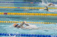 В СК «Метеор» проходит открытый чемпионат Днепра по плаванию 