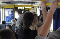 В Киеве пенсионер подрезал пассажира маршрутки за замечание