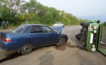 В Донецкой области в результате столкновения двух автомобилей ВАЗ травмированы 7 человек (ФОТО)