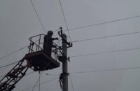 Протягом тижня енергетики  ДТЕК відновили електропостачання  після обстрілів для понад 12 тисяч родин Дніпропетровщини