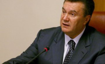 Виктор Янукович прогнал губернатора, который пристроился сзади