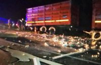 На Днепропетровщине два грузовика столкнулись лоб в лоб: водители транспортных средств в реанимации