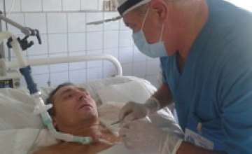 В больнице Мечникова медики восстановили трахею и пищевод раненого бойца