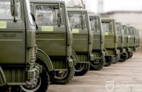 У День єднання Дніпро відправив ЗСУ ще 12 вантажівок високої прохідності