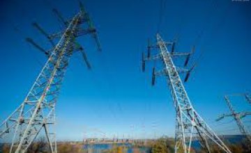Более 100 аварийных бригад восстанавливают электроснабжение в Днепропетровской области
