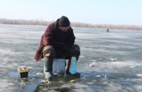 Осторожно, тонкий лед! Спасатели призывают жителей Днепропетровщины не выходить на лед