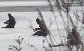В Кривом Роге под лед провалились 2 человека: женщина спасена, мужчина пропал