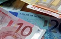 Евро на межбанке вырос на несколько копеек
