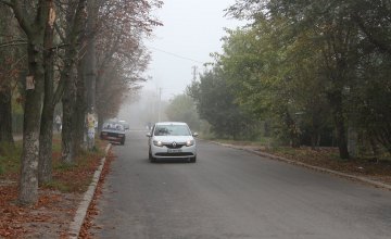 В Днепре, в поселке Мирном, проводят масштабный ремонт дорог