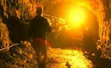 В Кривом Роге на шахте горняка засыпало горной породой 
