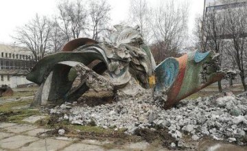 Заявление городского совета Днепра по ситуации с разрушенной скульптурой «Днепровские волны»