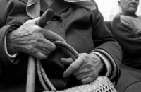 В Никополе ограбили пенсионерку и сняли деньги с ее банковской карты 