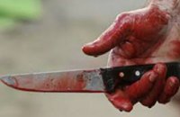 В Каменском мужчина исполосовал ножом свою сожительницу