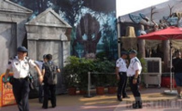 В Гонконге в парке аттракционов мужчину убило гробом