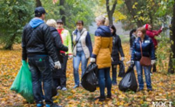 Сотрудники ДТЭК Днепрооблэнерго убрали более 6 000 кг мусора и сухих веток в Севастопольском парке