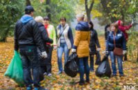 Сотрудники ДТЭК Днепрооблэнерго убрали более 6 000 кг мусора и сухих веток в Севастопольском парке