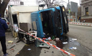 Стали известны подробности ДТП с участием грузовика в центре Днепра (ФОТО)