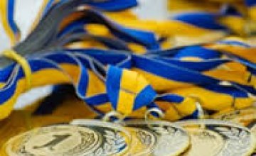 В этом году почти 200 днепропетровских одиннадцатиклассников претендуют на золотую медаль