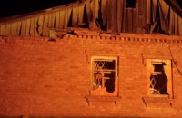 У Нікополі через нічний ворожий обстріл пошкоджені будинки 
