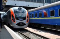  УЗ назначила 36 дополнительных поездов на Новогодние праздники