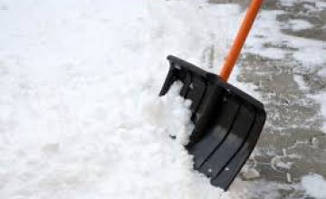 Горсовет Днепра взялся за предпринимателей, которые не убирают снег и сосульки