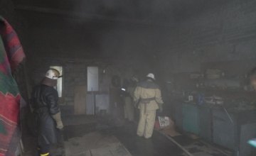 На Днепропетровщине сгорел гараж