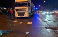 Смерть женщины и травмирование 5-летнего ребенка в результате ДТП: в Кривом Роге водитель грузовика пойдет под суд