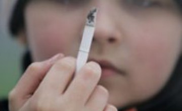 Сигаретные киоски возле школ Днепропетровска мэрию не волнуют 