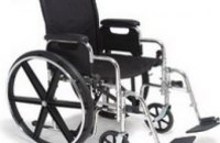 Фонд «Наш дом – Днепропетровск» передал инвалидам современные коляски и ходунки