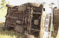 На Днепропетровщине перевернулся микроавтобус: 6 пострадавших