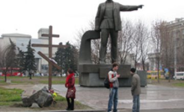 Власти Днепропетровска не приехали вовремя для почтения памяти жертв Голодомора 