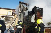 В Днепре в масштабном пожаре в частном секторе погиб 2-летний ребенок (ФОТО)