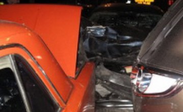 В Киеве в ДТП разбились сразу 9 автомобилей